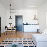 Wally Apartments By Flat White - With Elevator