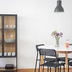 Wally Apartments By Flat White - With Elevator