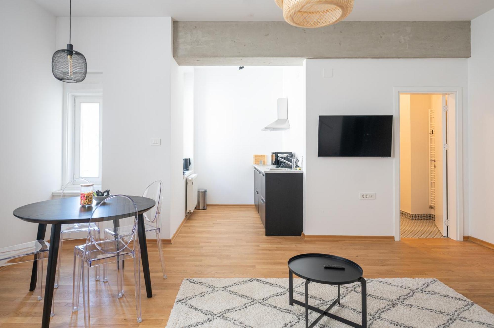 Wally By Flat White - With Elevator Apartment *